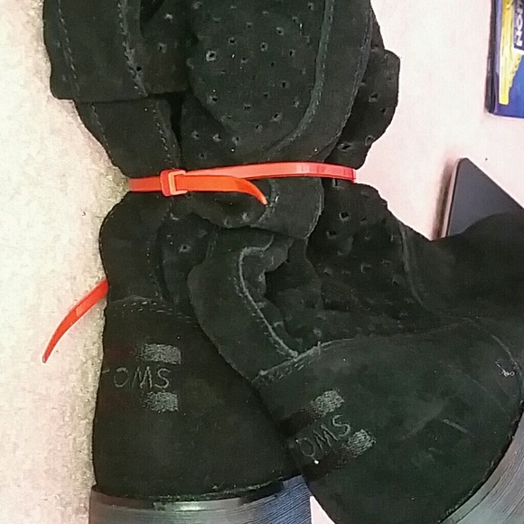 TOMS black boots shoes size 6 - Picture 4 of 4